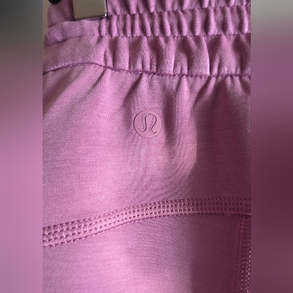 💥 Lululemon Softstreme High-Rise Straight Leg Cropped Pant - Picture 8 of 9